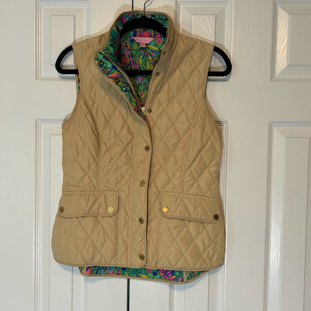 Lily Pulitzer Quilted Vest Small Tan Button Up Zipper Multiple Pockets